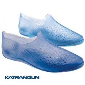 Взуття для басейну